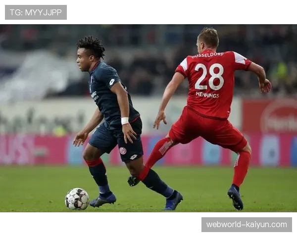 法甲战术风格多元化发展 传控与防反体系共存竞争